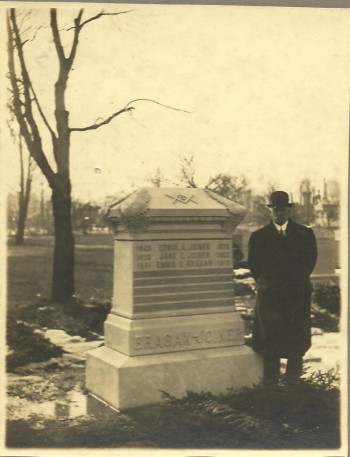 Townsend Bragaw visiting burial lot at Green-Wood