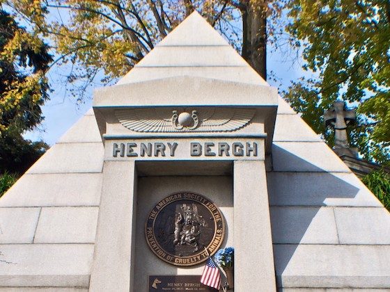 bergh pyramid mausoleum